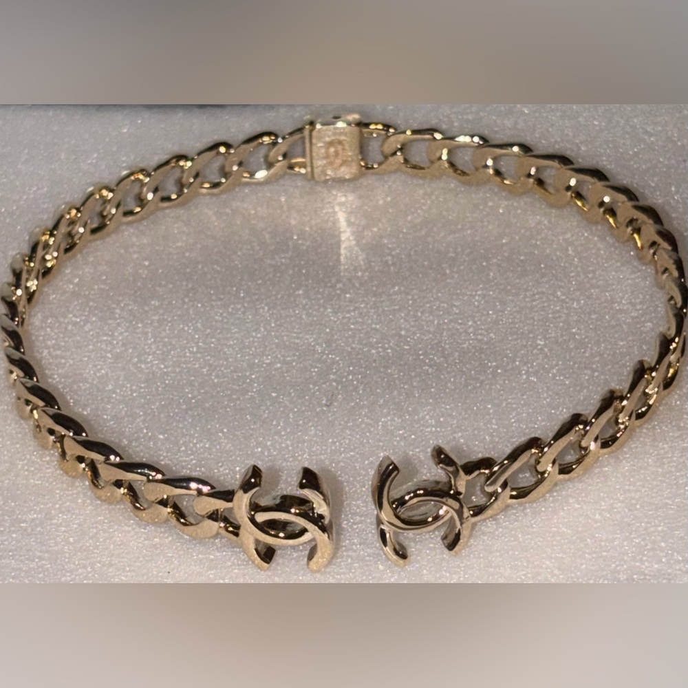 CHANEL open interlocking CC gold tone Metal Choker necklace